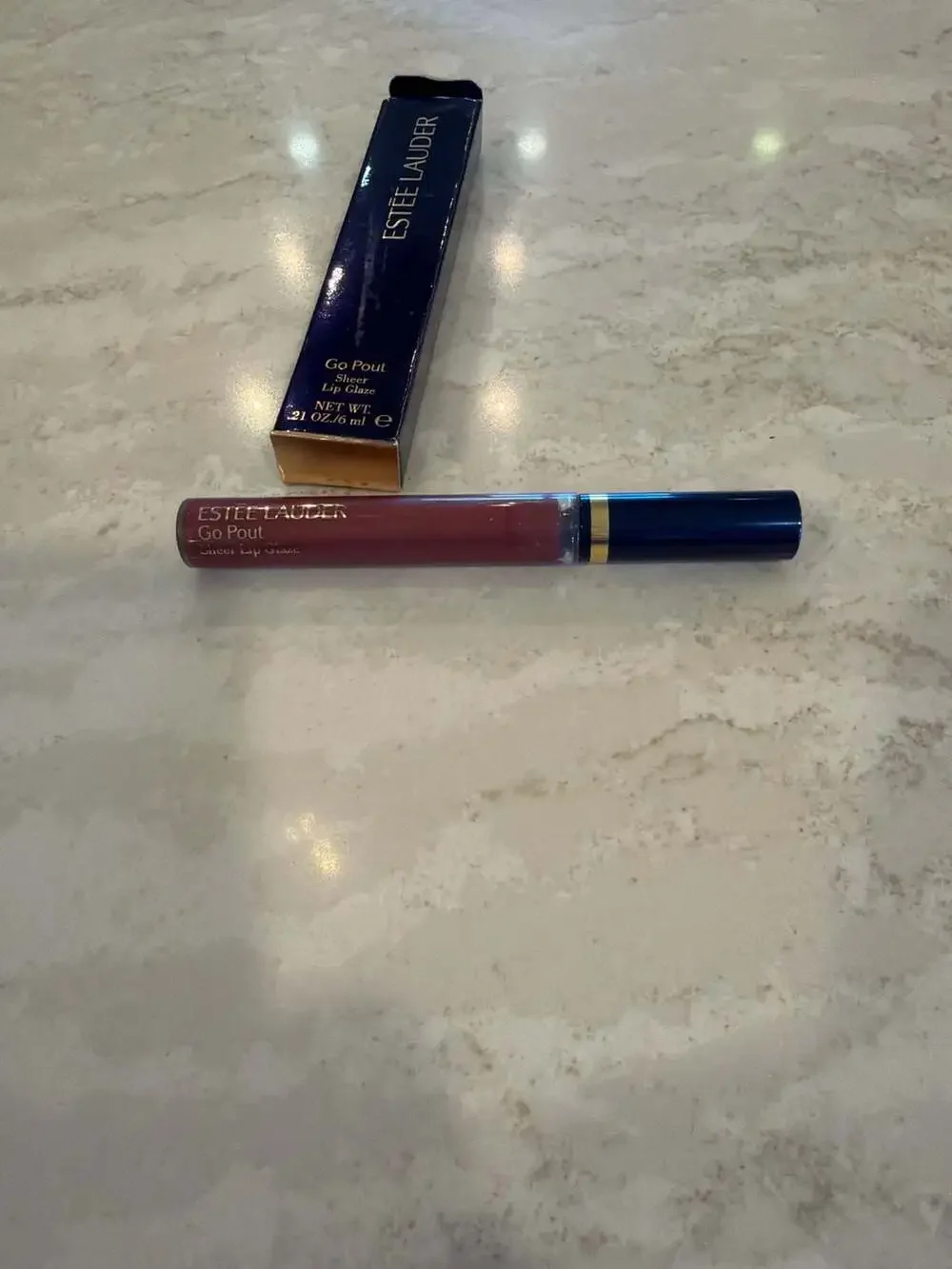 Estée Lauder Go Pout Sheer Lip‎ Glaze 04 Luscious 0.21 oz / 6 ml